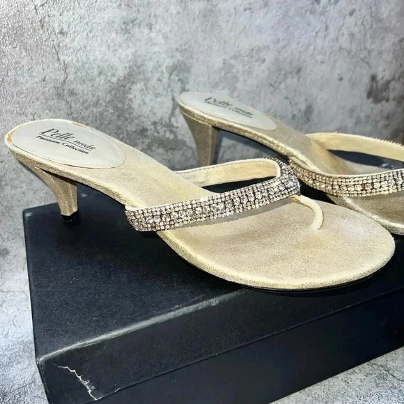 R3-TB. PELLE MODA WOMEN’S CRYSTAL BLING THONG LEATHER SANDAL GOLD LOW HEEL SZ 6M - Picture 3 of 16